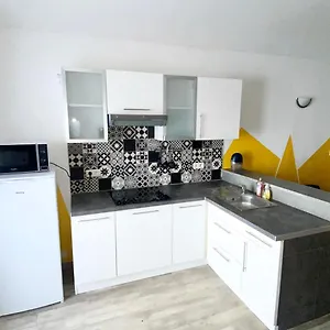 https://location-t1-bis.hotels-rhonealpes.com